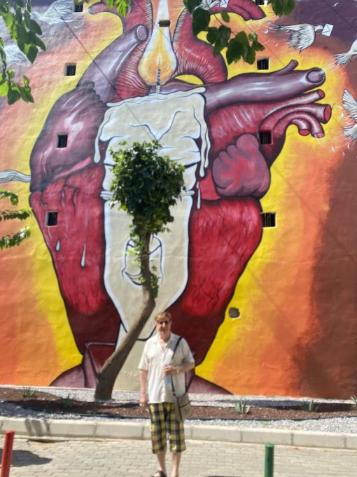 Göksenin Çakmak, Metin Altıok muralı önünde