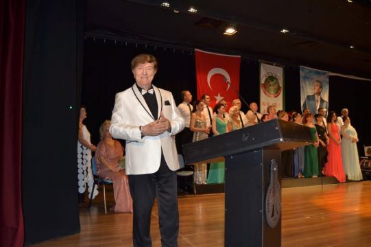 BAŞKAN ÇAKMAK GREVE TEPKİLİ